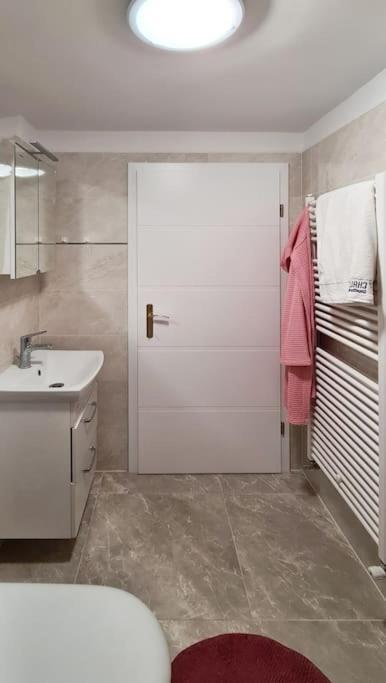 Hisa Idej Lägenhet Sežana Exteriör bild